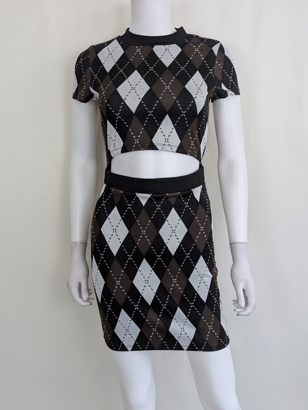 Divided H&M Argyle Plaid Cut Out Front Short Sleeve Knit Mini Dress Size Small